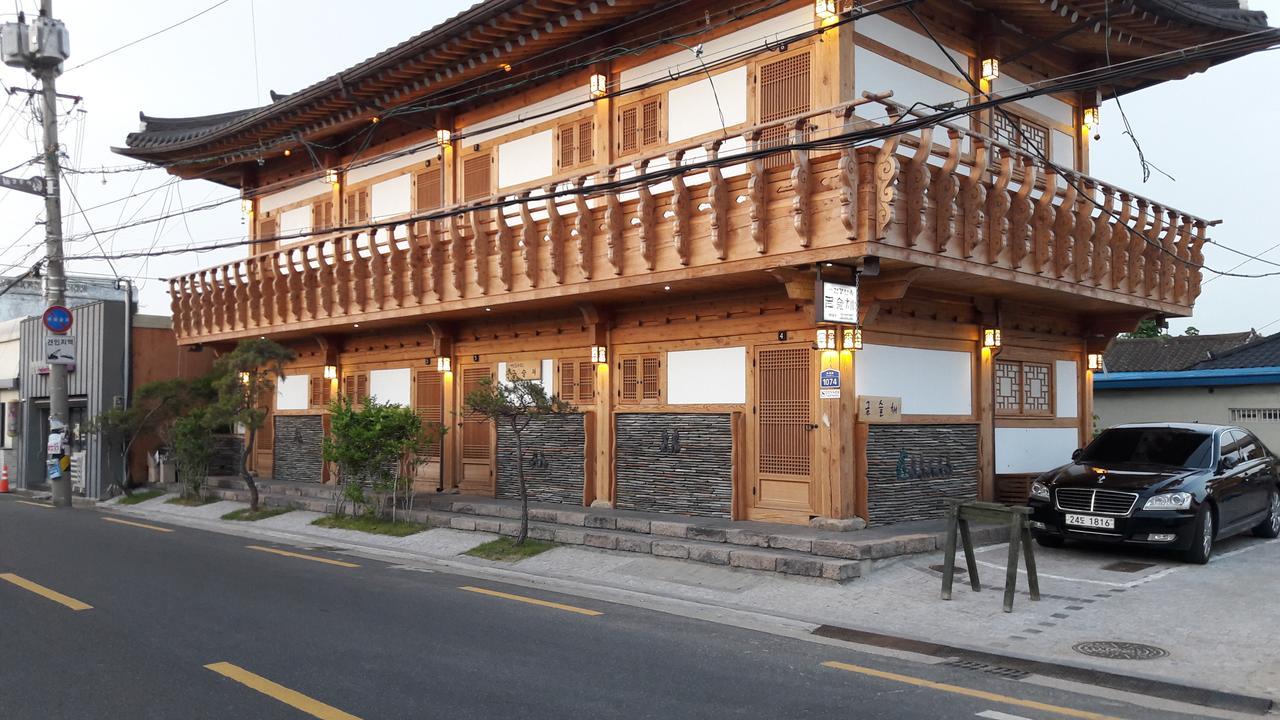 Hwangnam Gotaek Keumseulchae Hotel Gyeongju Bagian luar foto