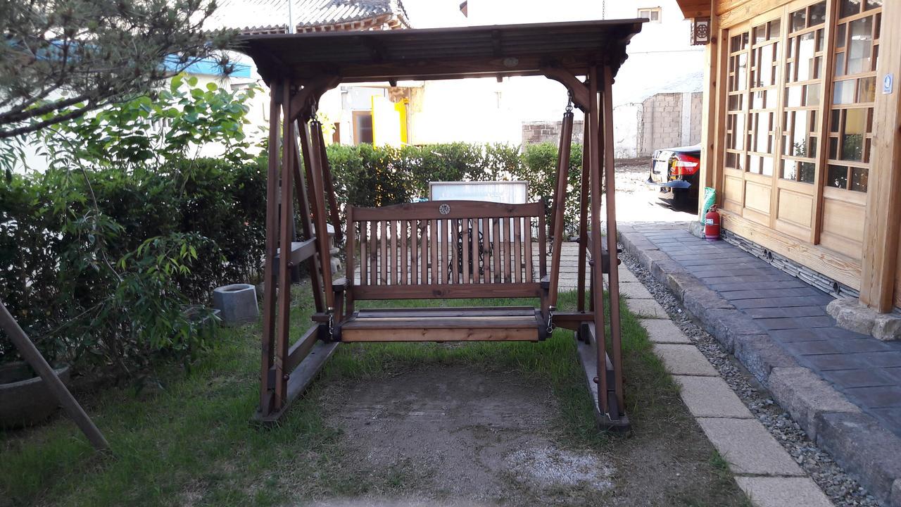 Hwangnam Gotaek Keumseulchae Hotel Gyeongju Bagian luar foto