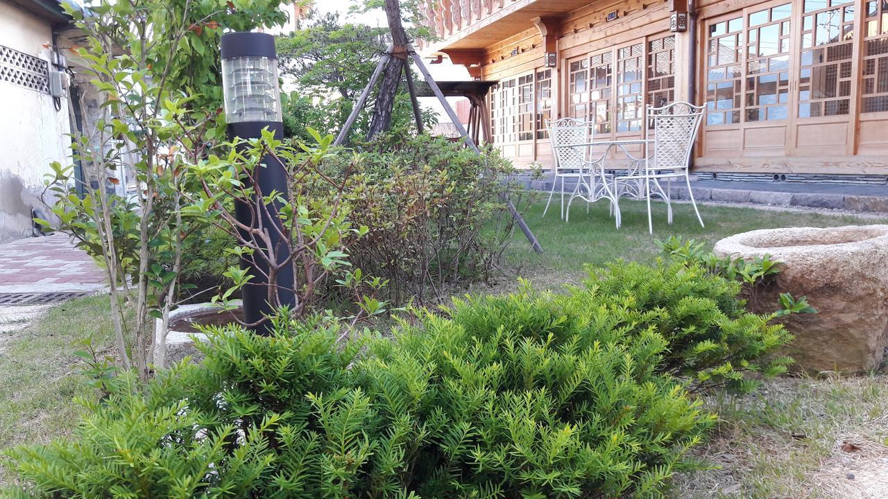 Hwangnam Gotaek Keumseulchae Hotel Gyeongju Bagian luar foto